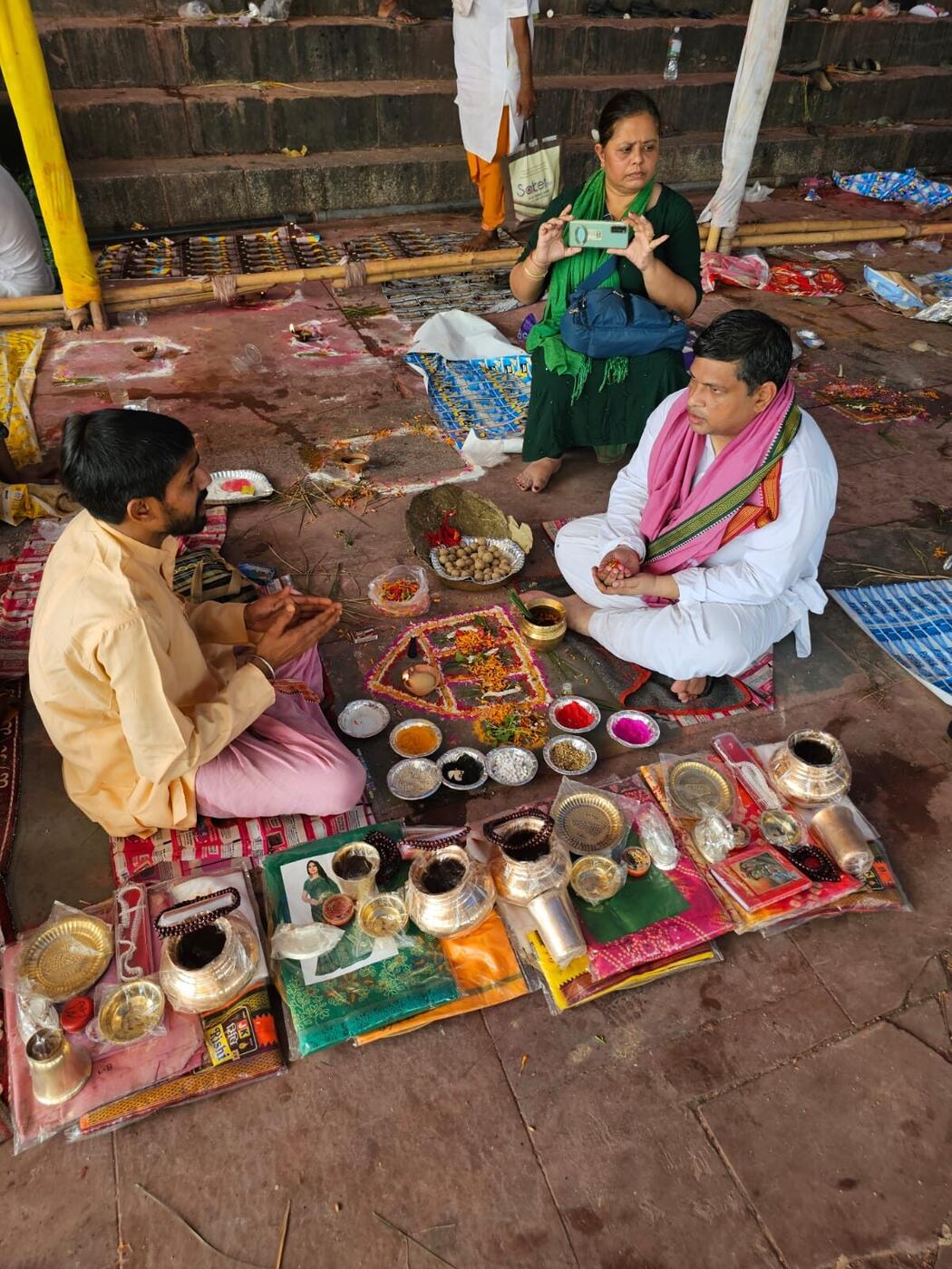 Family from abroad performing Pind Daan at Gaya Ji